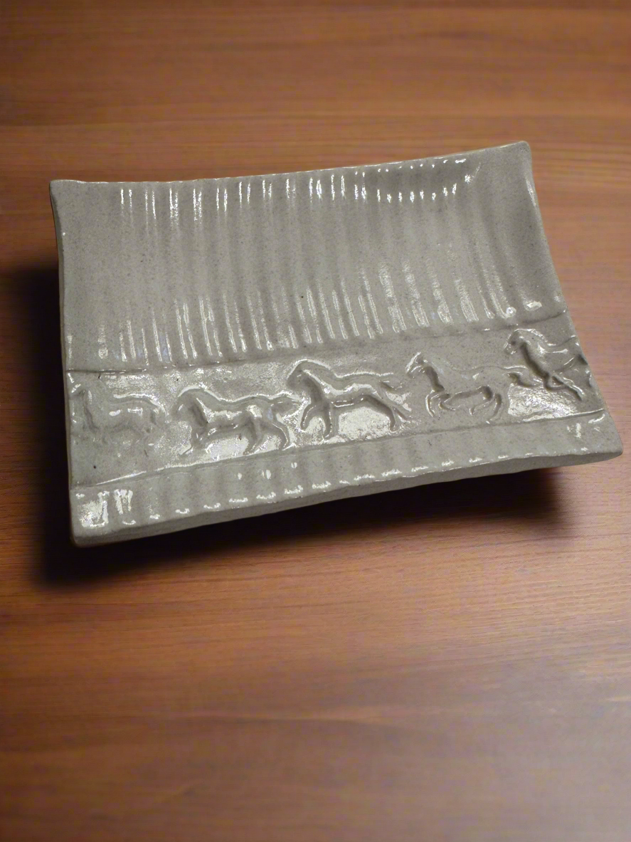 Running horses soap dish