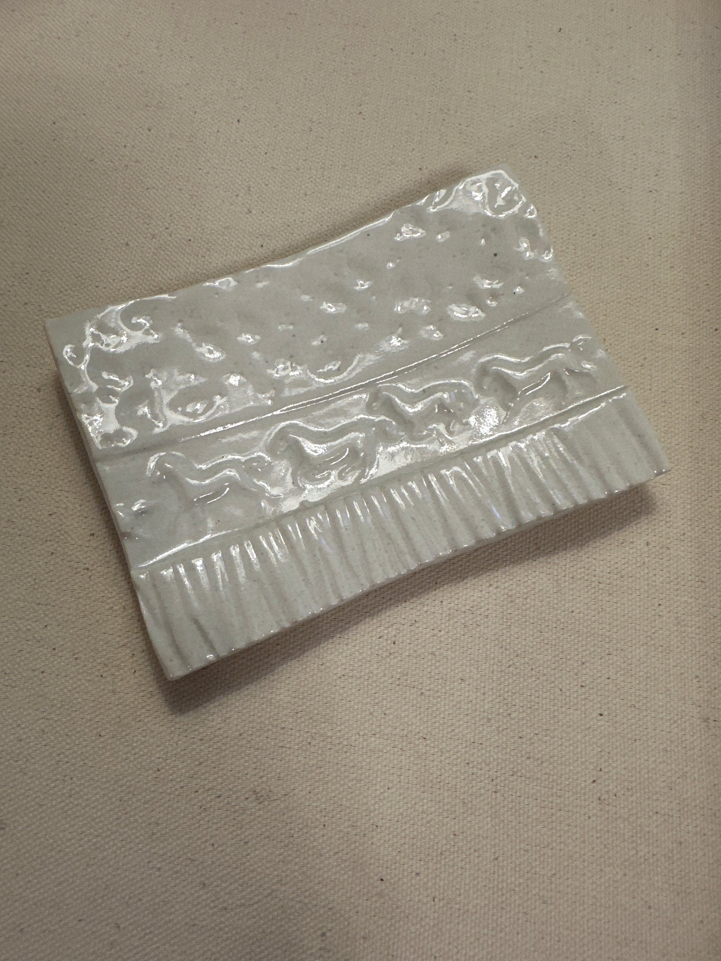 Running horses soap dish